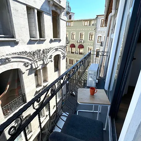 Stylish And Cozy In Taksim Stambuł